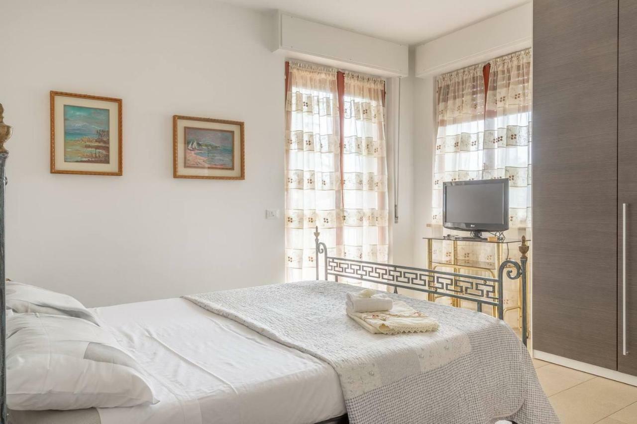Ferienwohnung Io E Te Desenzano del Garda Exterior foto